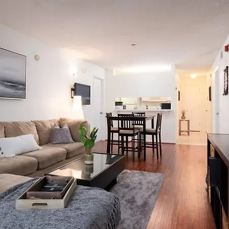 Spacious Condo Mins To Shands, University, & Downtown!
